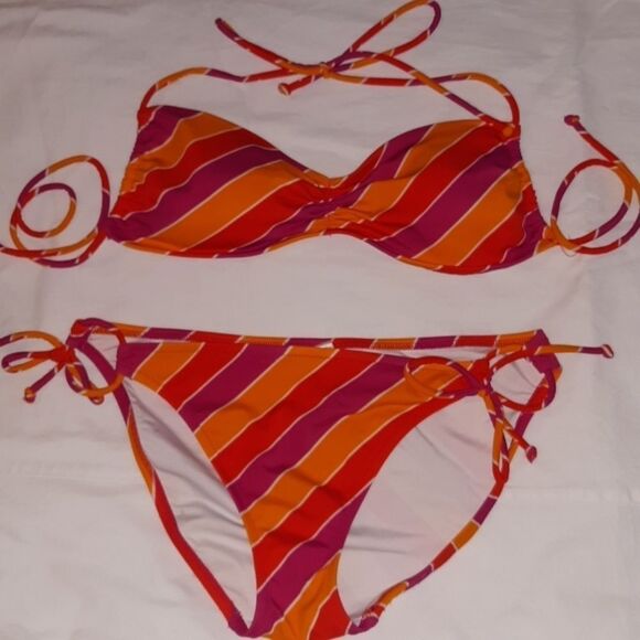 Sexy Cute Bandeau Victoria's Secret‎ String Bikini - Picture 1 of 8
